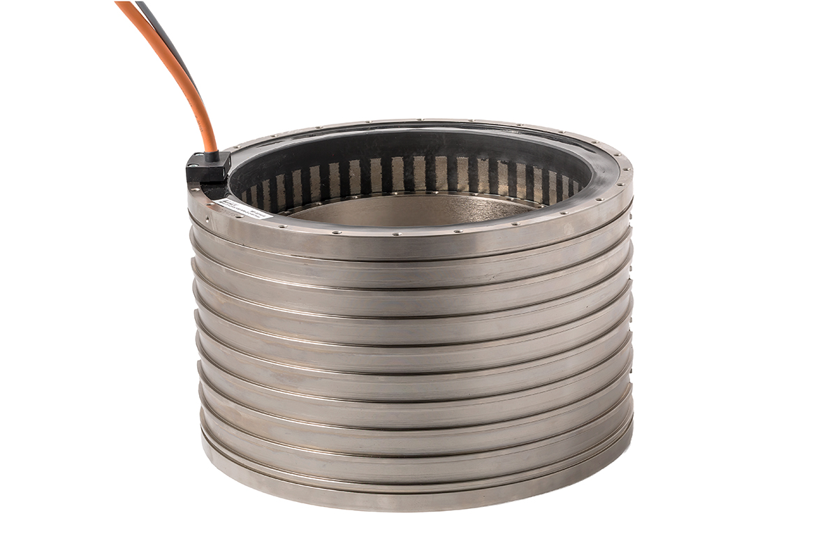 INA驅(qū)動和機電股份兩合公司（IDAM）憑借新的RIB系列力矩電機提供散熱優(yōu)化的直接驅(qū)動，使機床提高生產(chǎn)率并降低能源消耗。